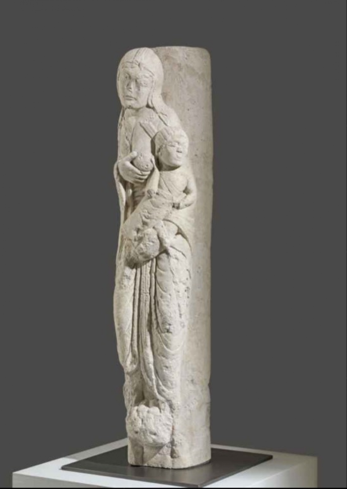 Statue colonne